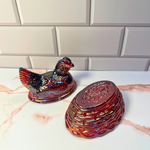 3" Red Carnival Hen on Nest - Picture 3 of 9